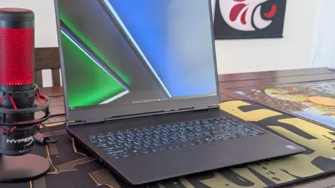 Alienware 16X Aurora 2026 Review: OLED Upgrade Costs $600 for Modest Gains