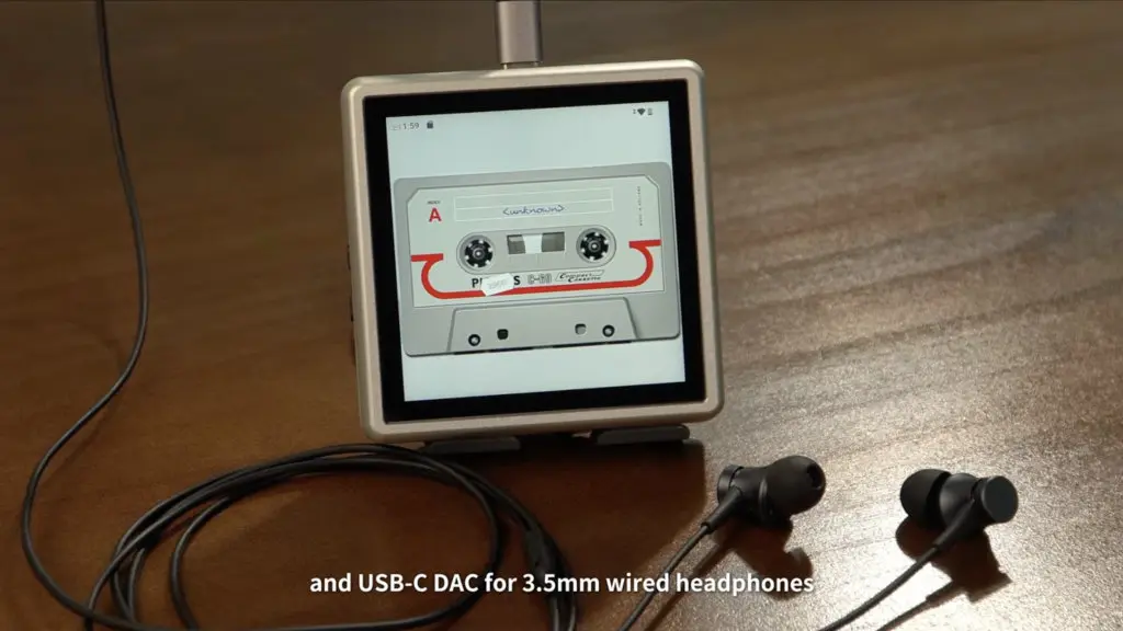 Anbernic RG Rotate handheld with rotating hinge and 3.5-inch 720x720 display