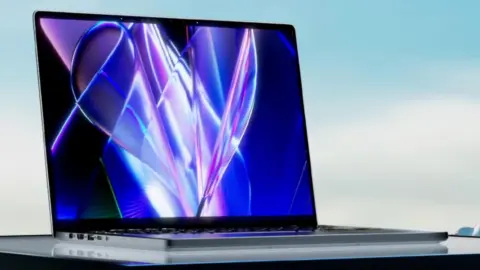 Asus ROG Zephyrus G14 GU405 laptop with Intel Core Ultra 9 and RTX 5070 Ti