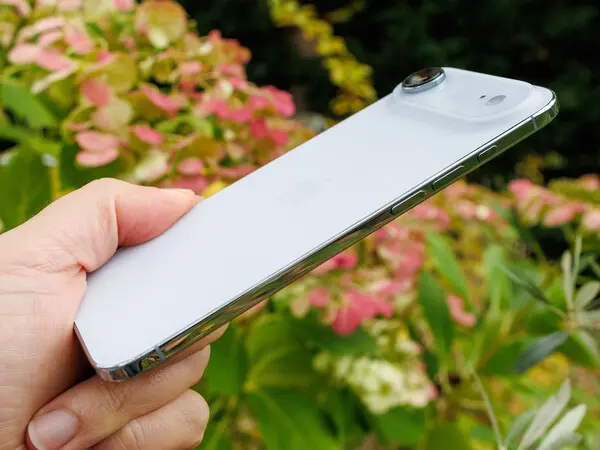Xiaomi Air ultra-thin smartphone with 6.59-inch 1.5K display
