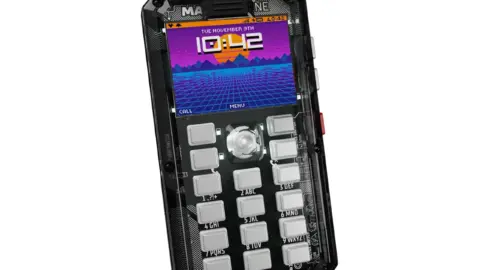 CircuitMess Makerphone 2 modular smartphone components