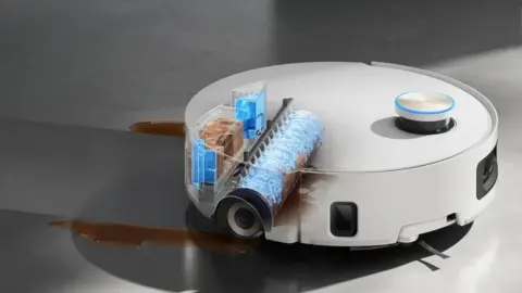 Dreame Aqua20 Ultra Roller Robot Vacuum Offers 160°C Steam Mopping
