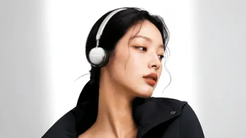 Edifier Auro Ace Headphones Launch with Dot-Matrix Display for Lyrics