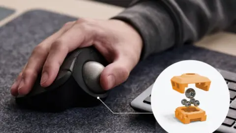 Elecom Ist Plus M-IT10MRS Trackball Mouse Announced With 5-Ball Rollers