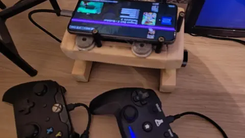 Google Pixel 8 Repurposed as Retro Gaming Console After Pink Line Defect