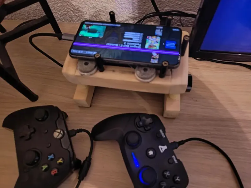 Google Pixel 8 Repurposed as Retro Gaming Console After Pink Line Defect