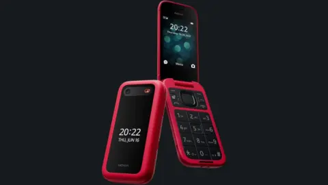 HMD Barbie Phone 4G Features Custom UI and Interchangeable Covers