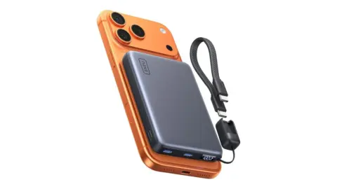 INIU SnapGo Air Powerbank Launches with 25W Wireless and 45W Wired Charging