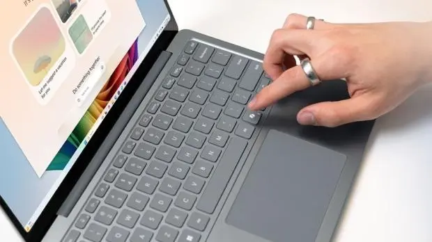 Windows 11 Copilot key remapping setting in Bluetooth and devices Keyboard