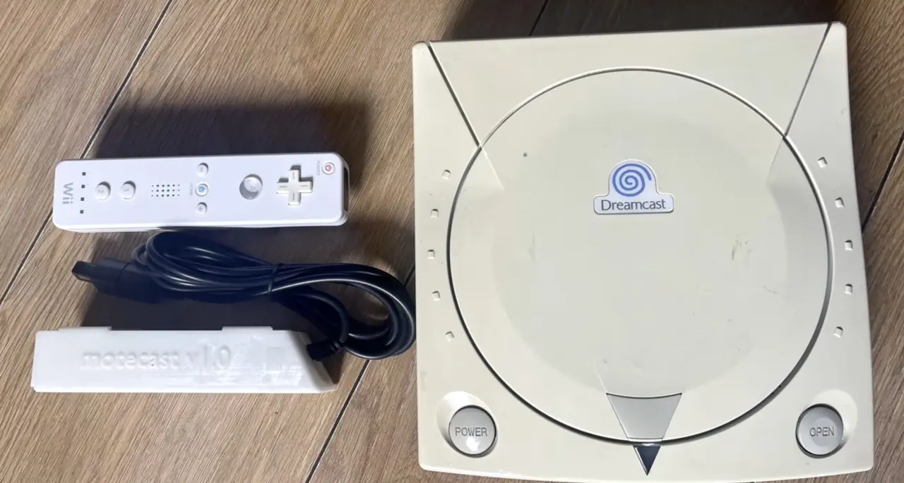 Motecast Adapter Lets You Use a Wii Remote with Sega Dreamcast via Bluetooth