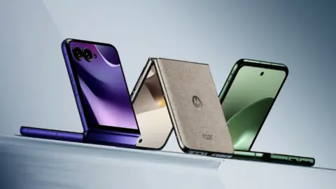 Motorola Fixes Smart Feed App Hijacking Amazon Shopping Launches