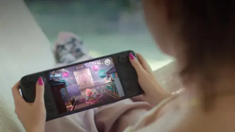 New York Times Names Steam Deck OLED Best Handheld for PC Gaming