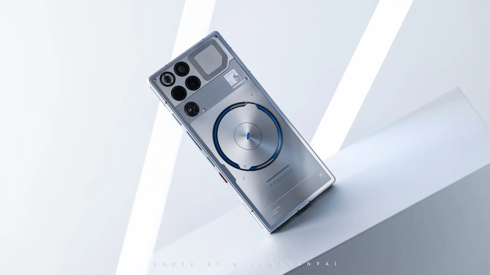 Red Magic 11S Pro gaming smartphone with active air cooling bracket and vapor chamber