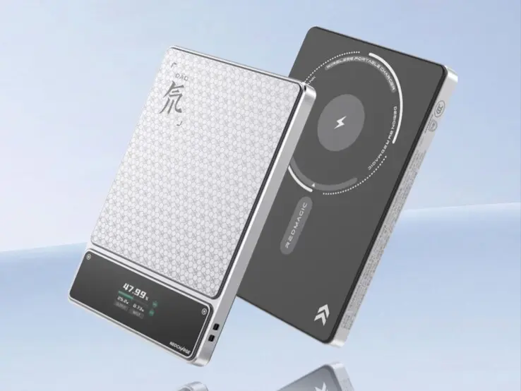 RedMagic Deuterium Power Card Pro power bank with display