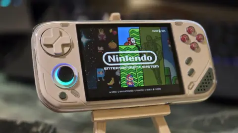 ROCKNIX Custom Firmware Transforms Miniloong Pocket 1 Handheld Performance