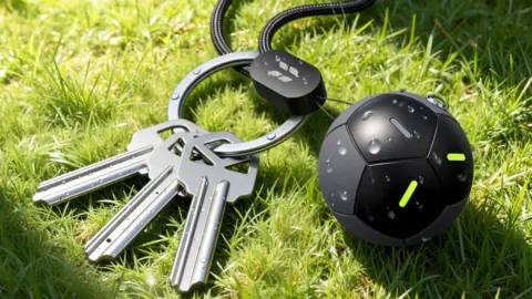 Ugreen FineTrack 2 Bluetooth Tracker Launches with Soccer Ball Design