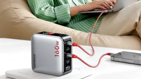 Ugreen Launches 160W GaN Fast Charger With Five Ports and Smart Display