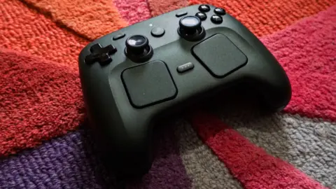Valve Steam Controller Plays Wilhelm Scream Sound Effect When Dropped
