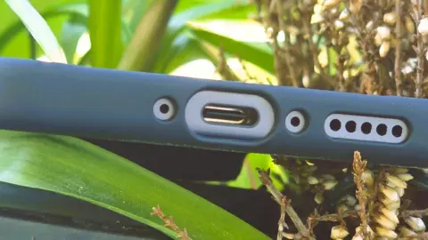 Vivo X300 Ultra: Vivo Adopts Modern USB-C Standard for Flagship