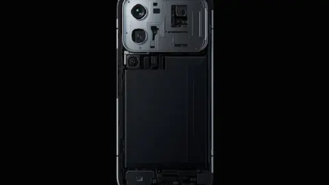 Xiaomi Concept Phone Leak Reveals AI-Controlled Camera and 8000mAh Battery