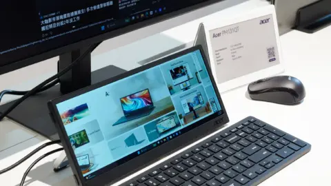 Acer PM131QT