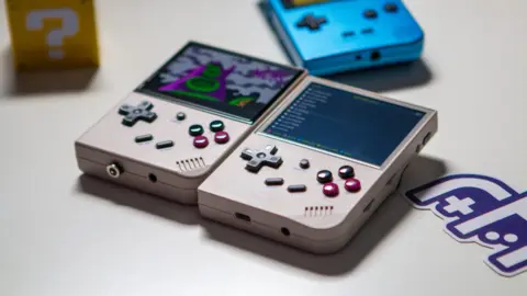 Anbernic Firmware Update v1.2.4 for RG35XX Plus and H700 Handhelds