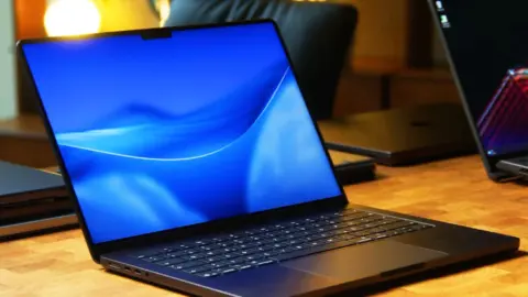 Apple MacBook Ultra