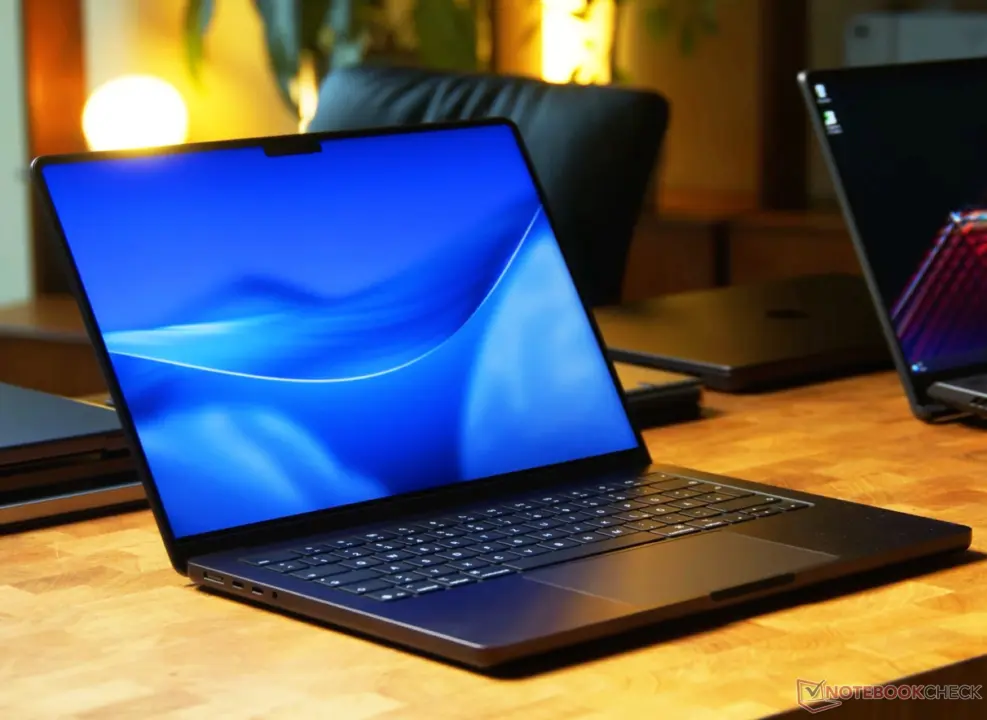 Apple MacBook Ultra