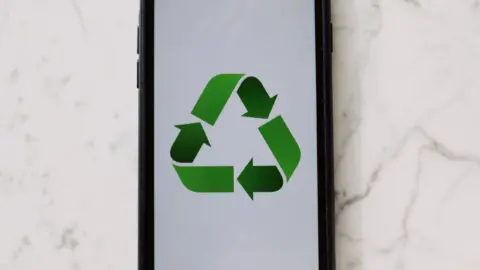 Google and UCSD Repurpose Discarded Pixel Smartphones for Data Center Clusters