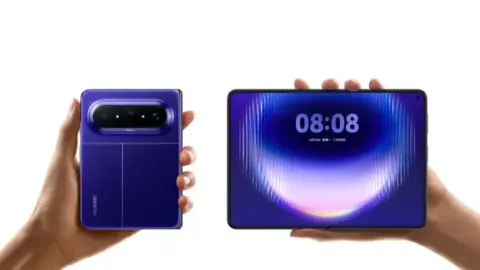 Huawei and Honor foldable smartphones dominating the Chinese market