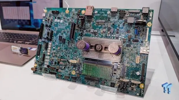 Intel Core 360 engineering board with Xe3 graphics and memory modules