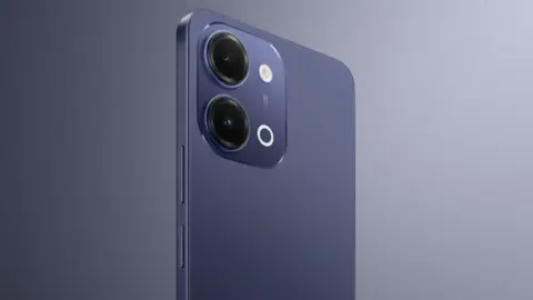 iQOO Z11i Teasers Begin, Pre-Orders Open for Rebranded Vivo Y60