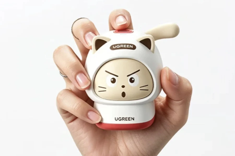Ugreen Cat-shaped 45W GaN charger
