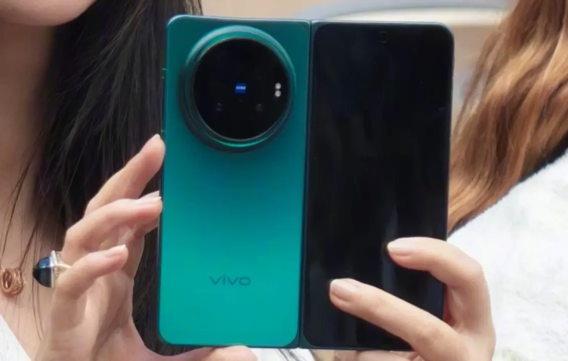 Vivo X Fold 6 Spotted in the Wild at French Open Ahead of June Launch