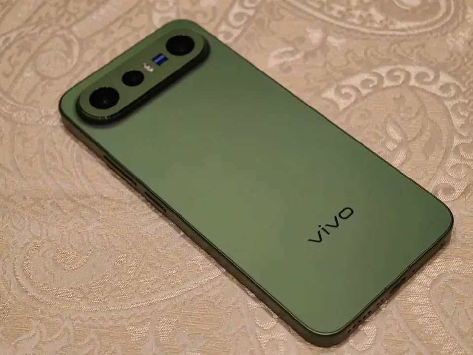 Vivo X500e to feature Snapdragon 8-series chip and Zeiss cameras