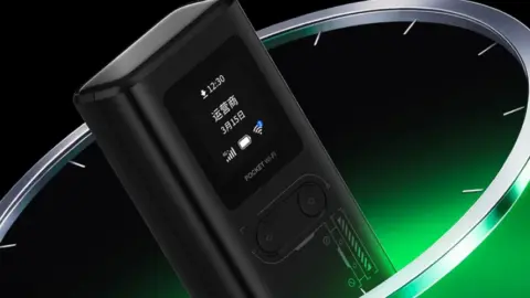 ZTE U15S portable Wi-Fi hotspot device