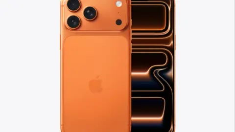 Apple Targets $66.5 OLED Panels for iPhone 18 Pro Max
