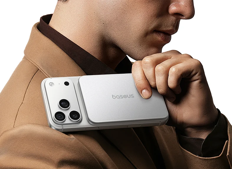 Baseus Picogo Air AM71: 5000mAh magnetic power bank for $70