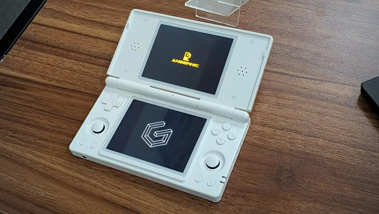 GammaOS Nano v1.4 Brings Faster DS Emulation and PS3 XMB Theme to RG DS