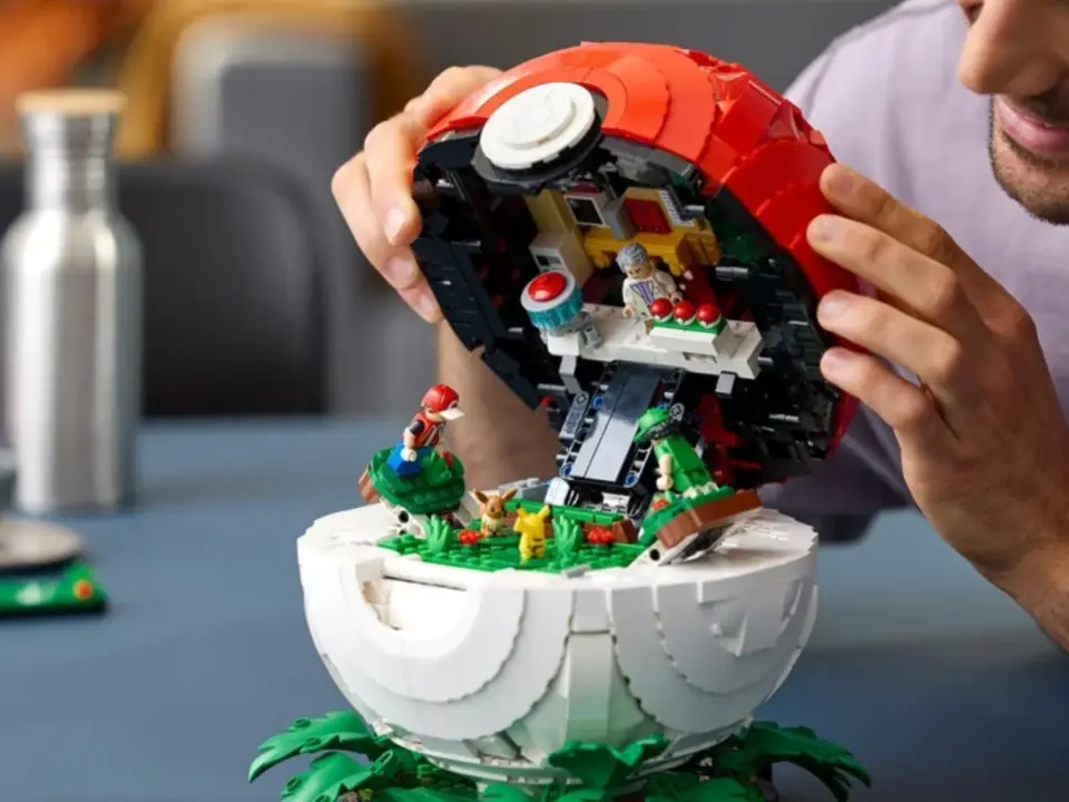 LEGO LEGO Pokémon 72154 Iconic Trainer Moments: Poké Ball