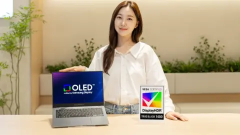 Samsung Tandem OLED Panels Hit 1,600 Nits for Brighter Laptops