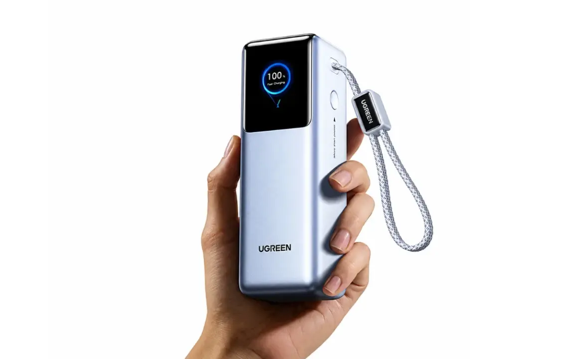 Ugreen PB728 power bank with built-in cables