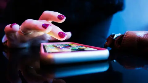 Vivo, Oppo Reject Samsung DRAM Price Hike as Supply Crunch Tightens