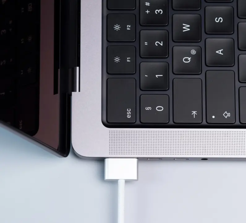 WhatCable Free App Reveals USB-C Data Rates for Mac Users
