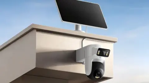 Xiaomi Smart Solar Camera 4 Pro 4G Dual-Camera Edition
