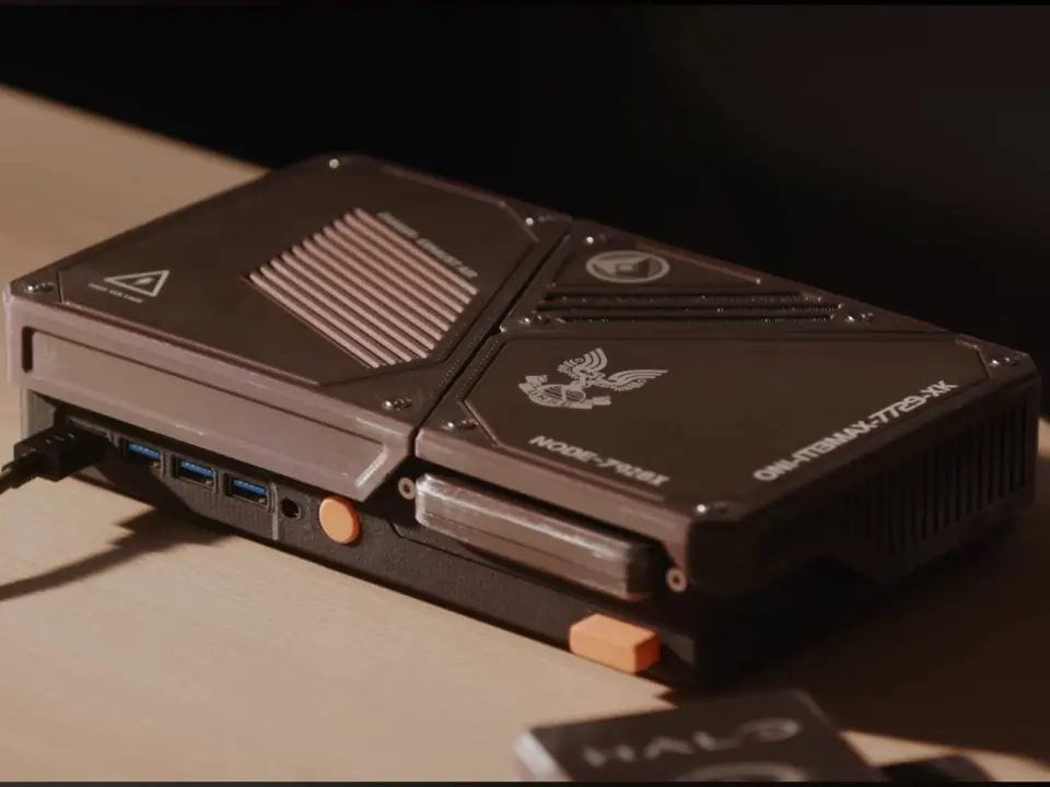 Geekom IT13 MAX powers DIY console with physical game cartridges