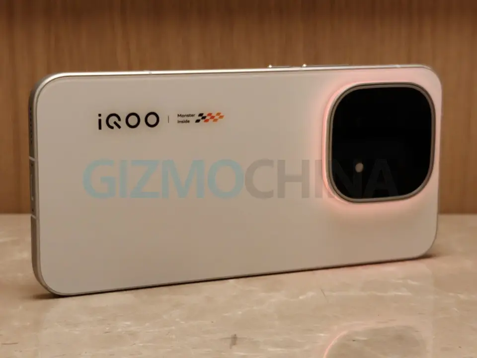 iQOO 16 Leak: 8,500mAh Battery and 165Hz Display Lead Specs