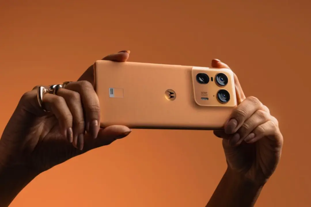 Motorola Edge 50 Ultra smartphone displaying Android 17 interface