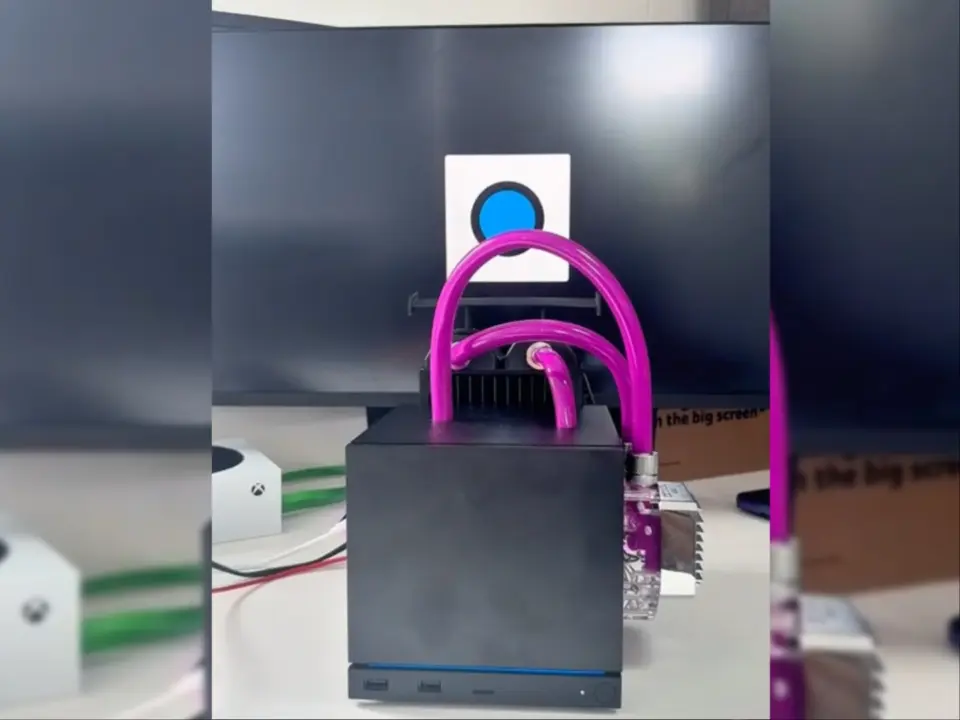 Valve Steam Machine Water Cooling Mod Cuts Temps by 30 Degrees