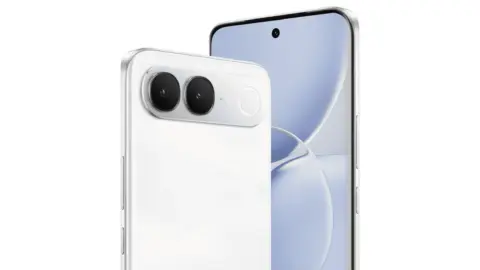 Vivo V80 Lite 5G smartphone display showing interface